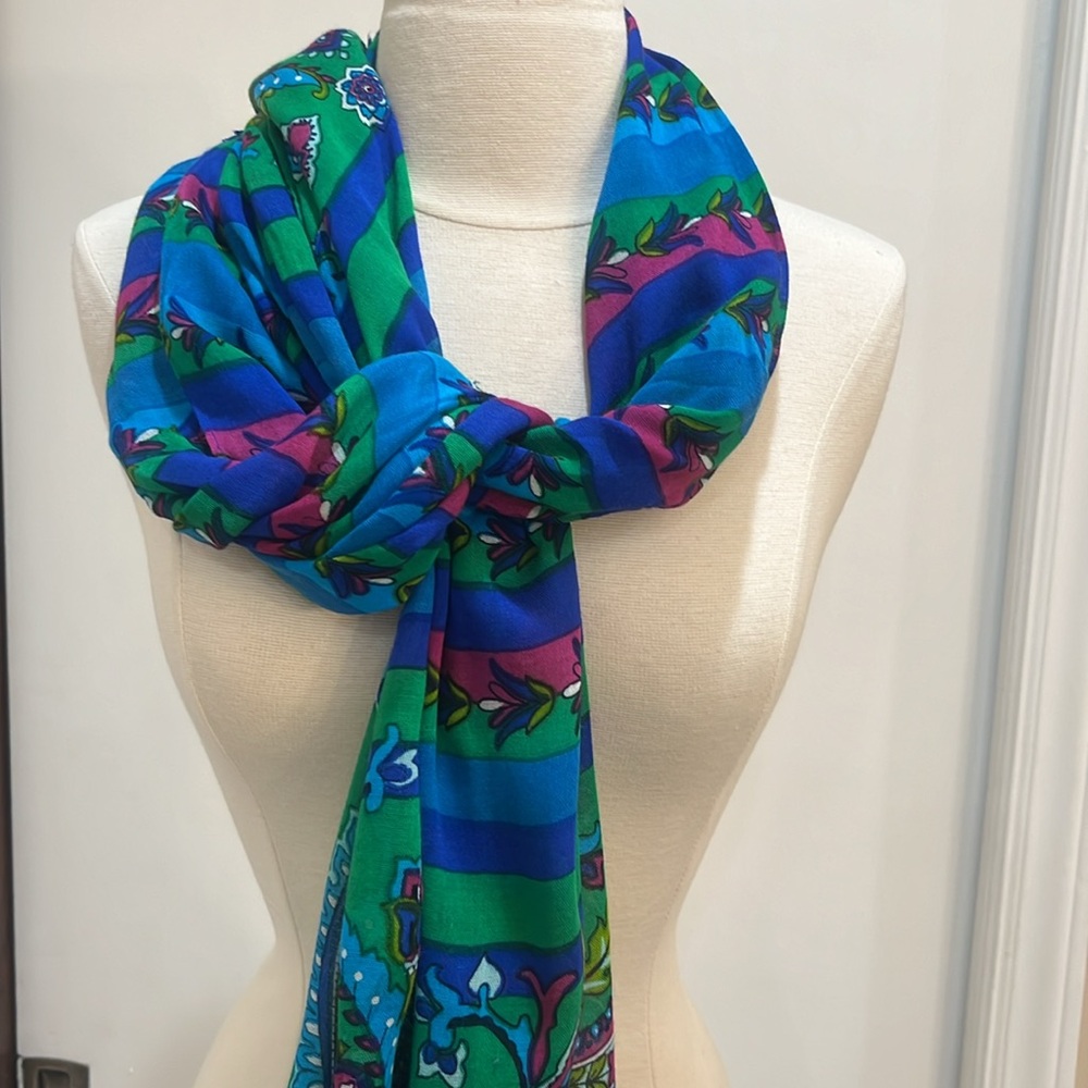 Vera Bradley blue and green paisley print scarf - Picture 13 of 15